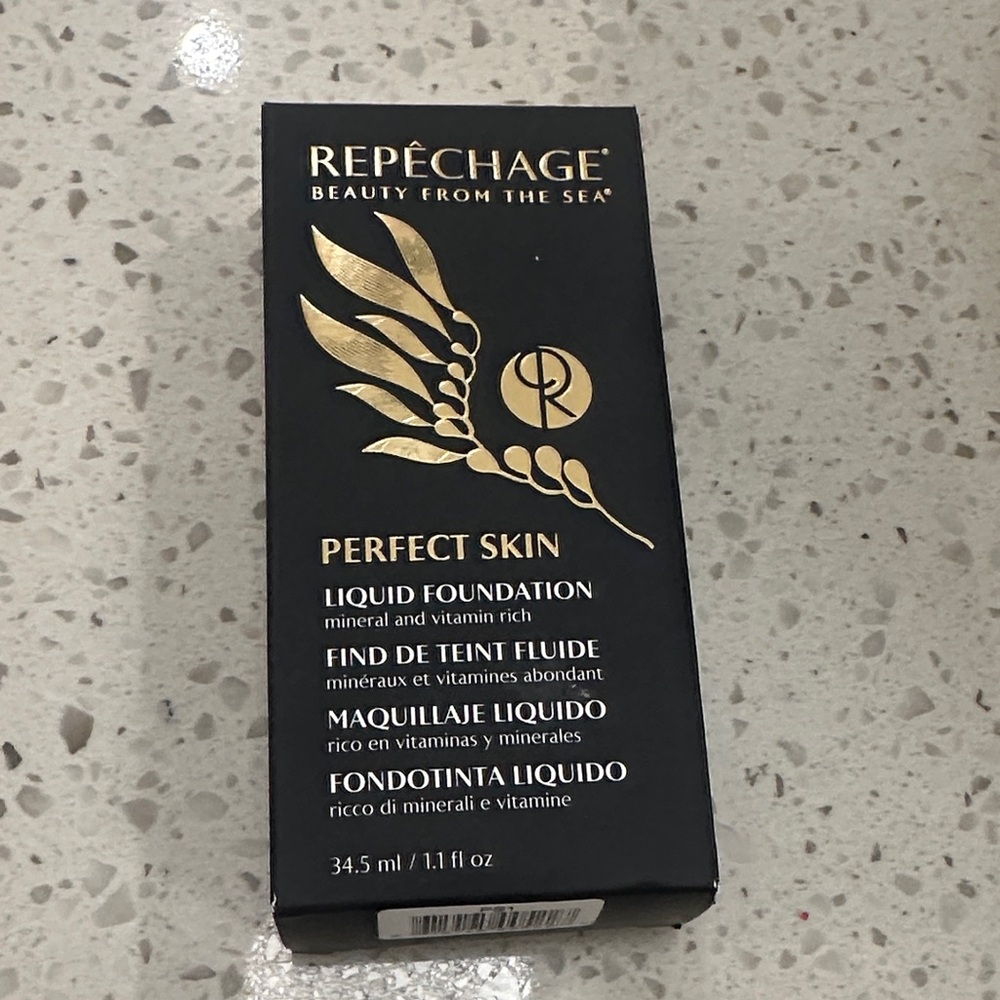 Perfect Skin Liquid Foundation PS1  - Black and Gold